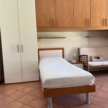 Lecco Only Females Guest House Екстер'єр фото