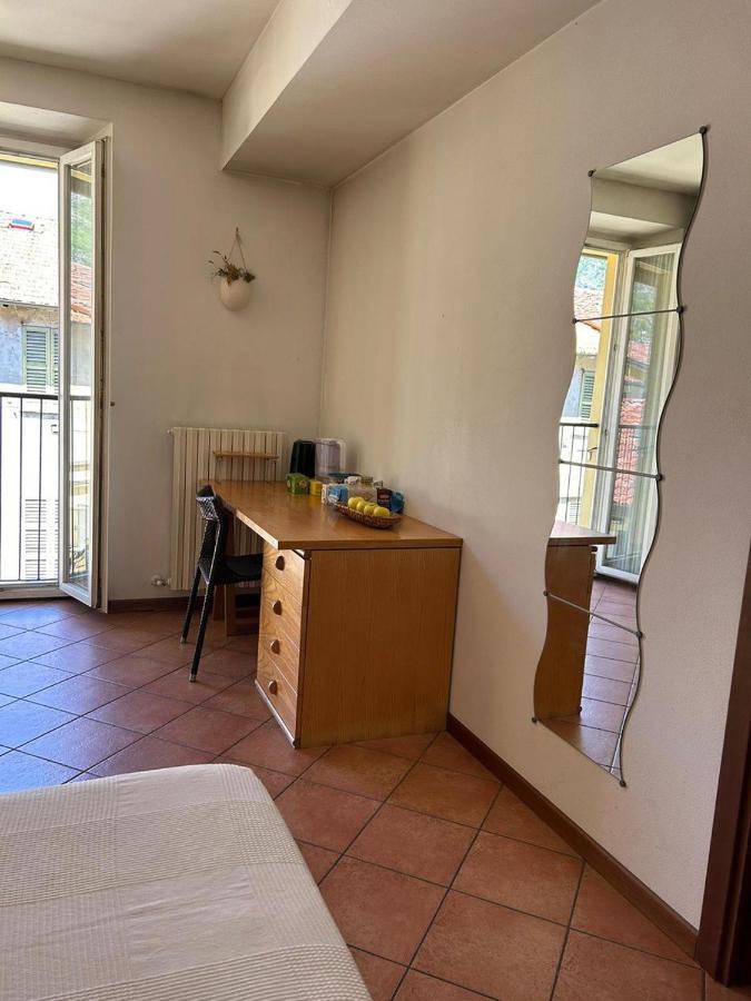 Lecco Only Females Guest House Екстер'єр фото